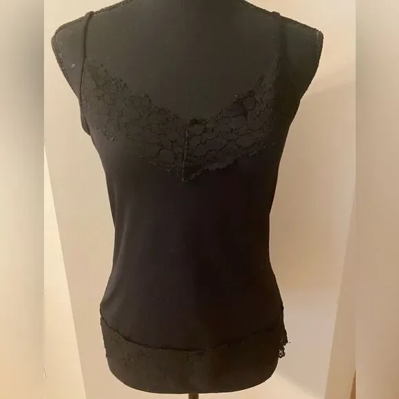 White House Black Market sz. M black wide lace trim Camisole w/adjustable straps - Picture 3 of 12